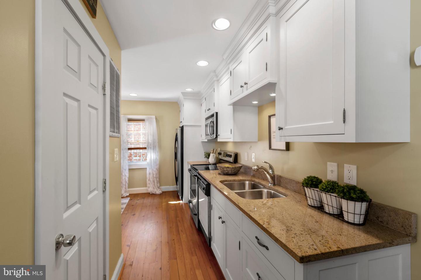 513 Princess Anne St Property Photo 12