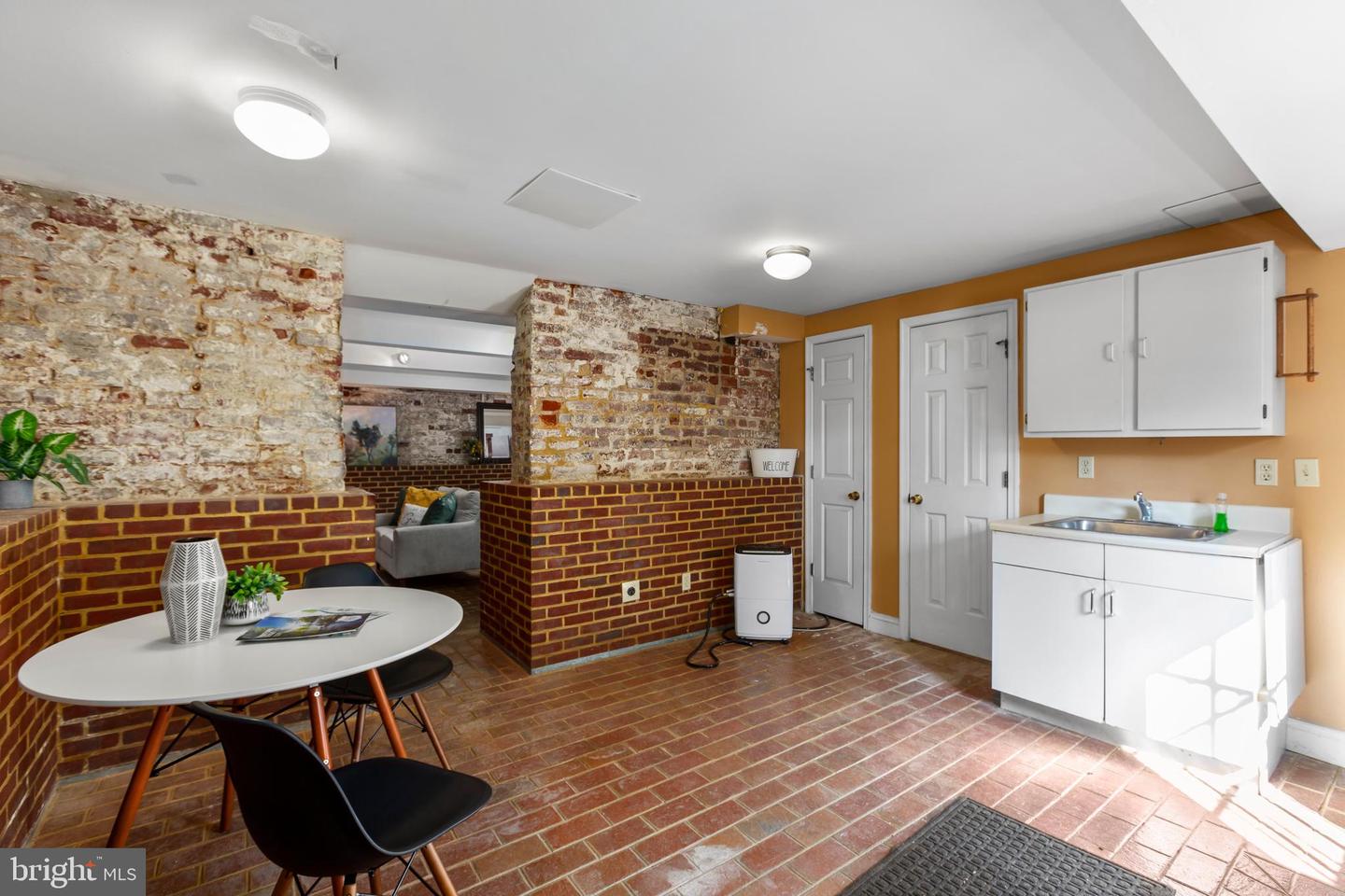 513 Princess Anne St Property Photo 30