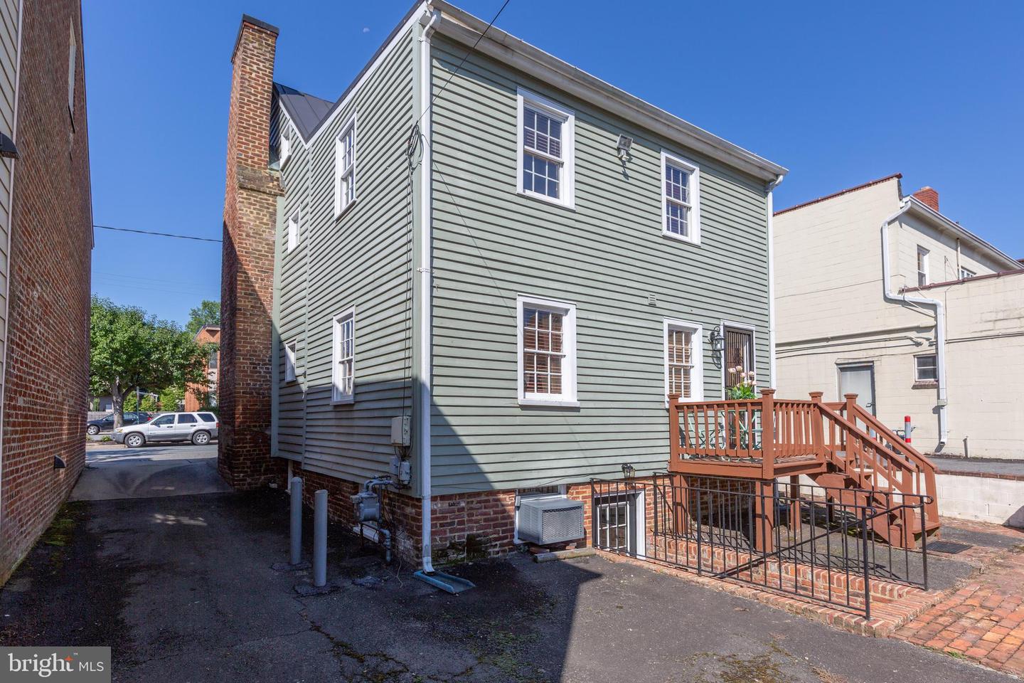 513 Princess Anne St Property Photo 36