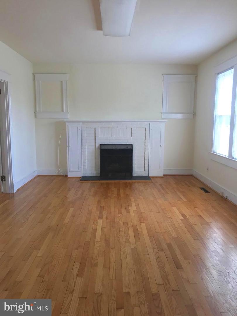 1820 Woodlyn Dr Property Photo 4
