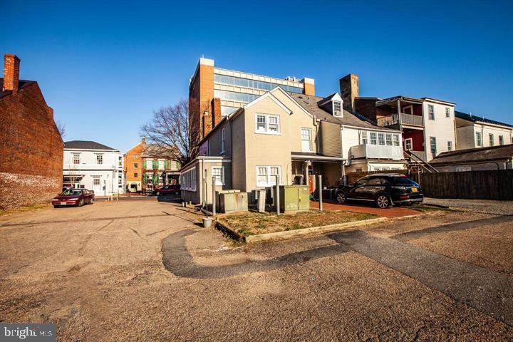 606 Caroline St Property Photo 14