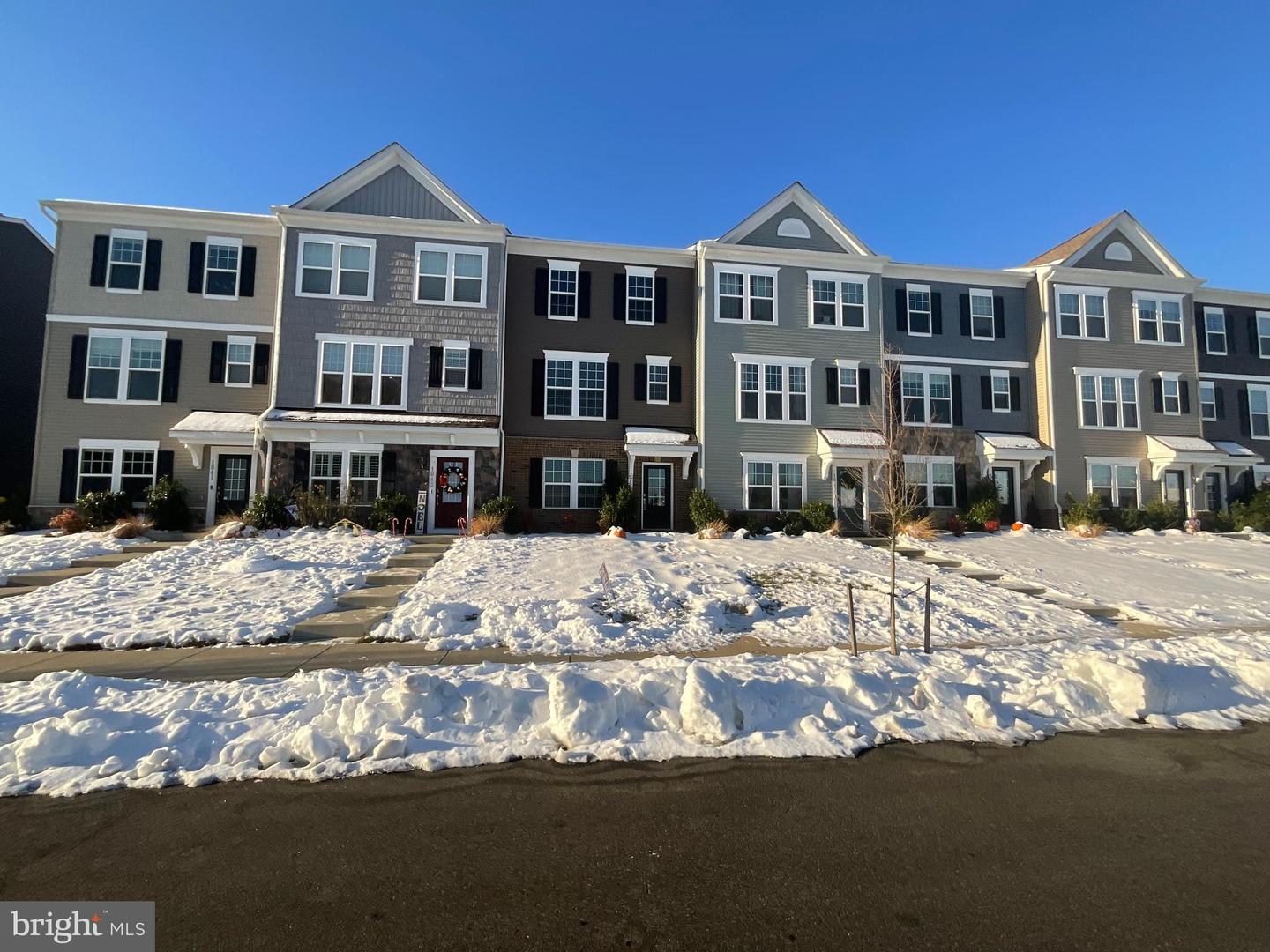 1845 Sag Harbor Ln Property Photo
