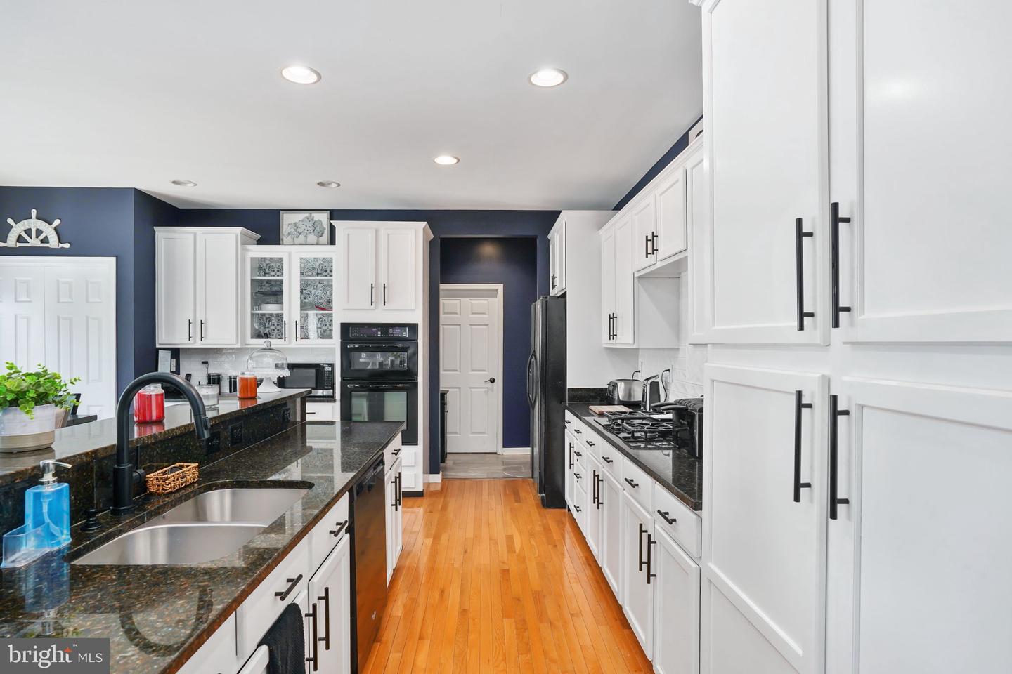 1112 Pickett St Property Photo 18