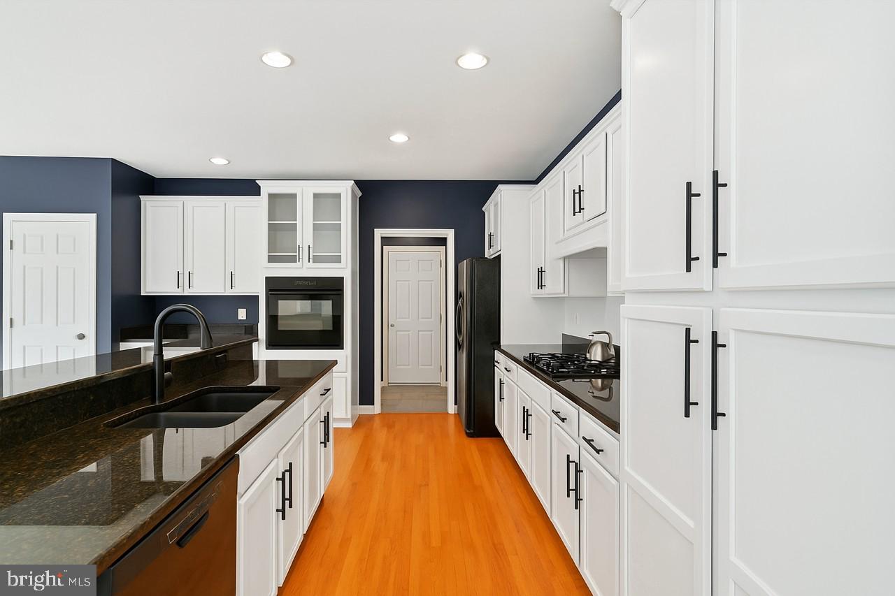 1112 Pickett St Property Photo 27