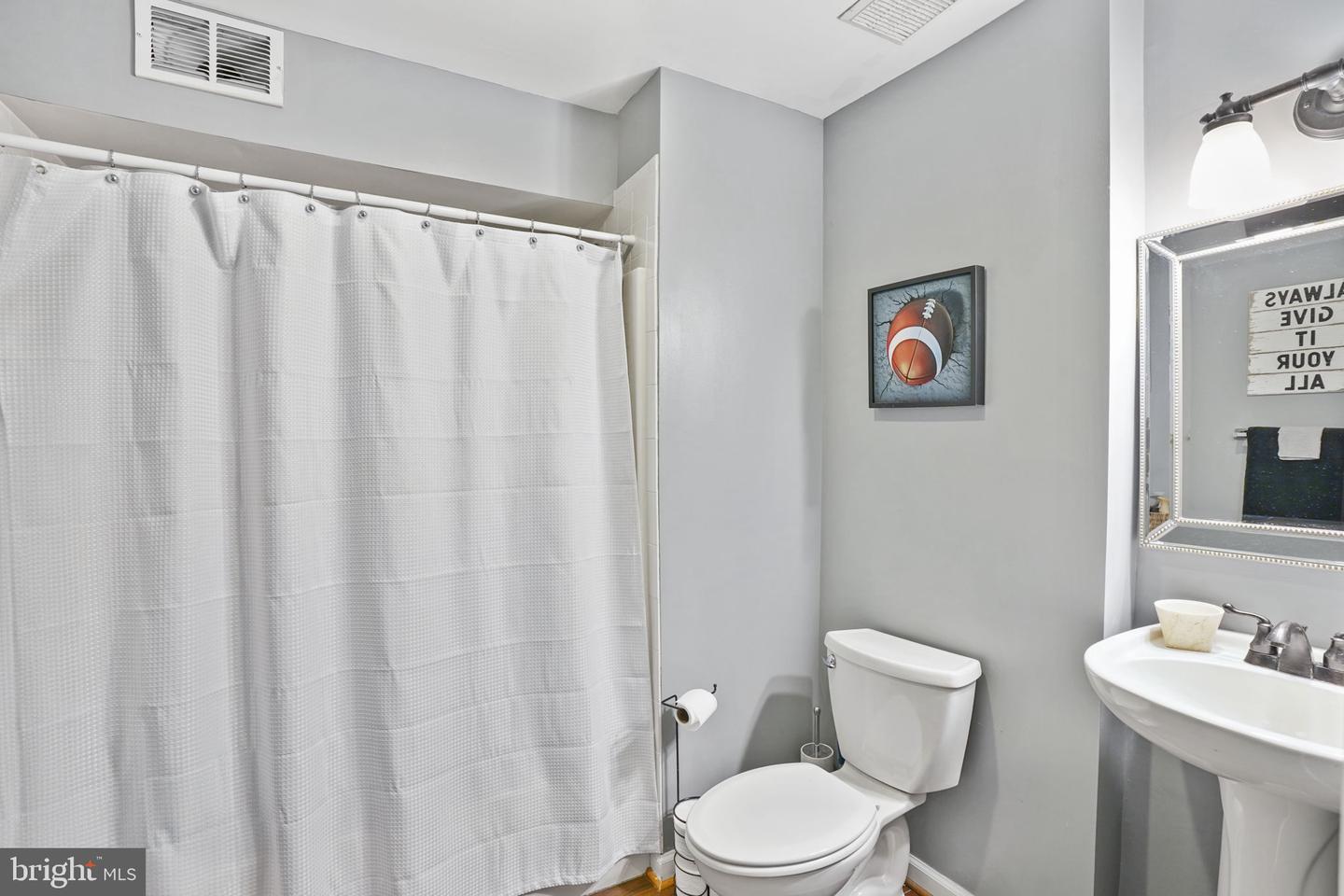 1112 Pickett St Property Photo 32