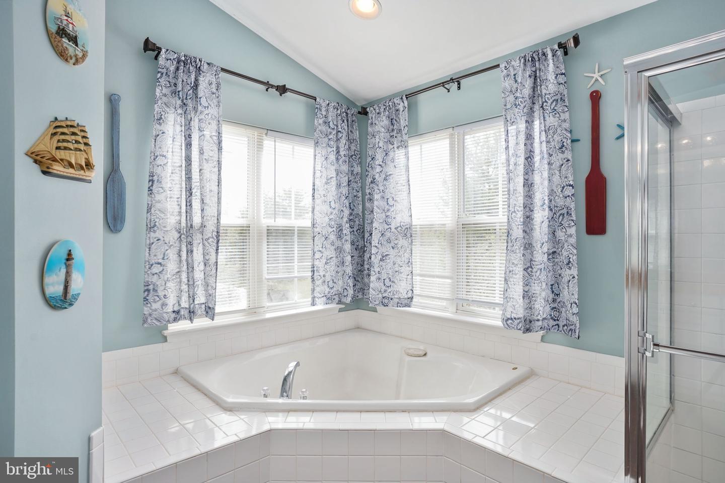 1112 Pickett St Property Photo 39