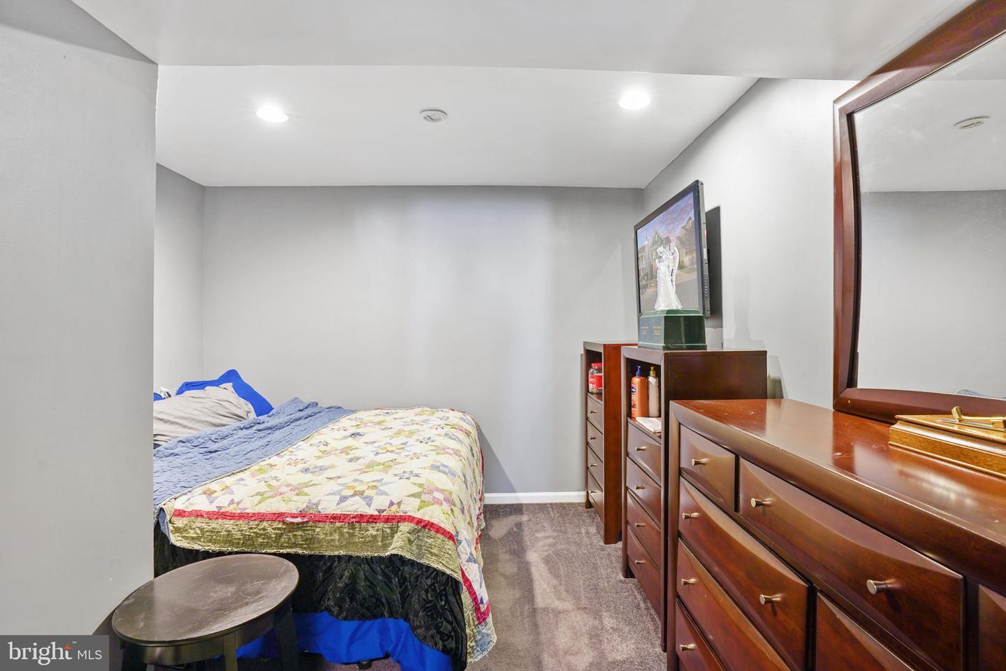 1112 Pickett St Property Photo 44