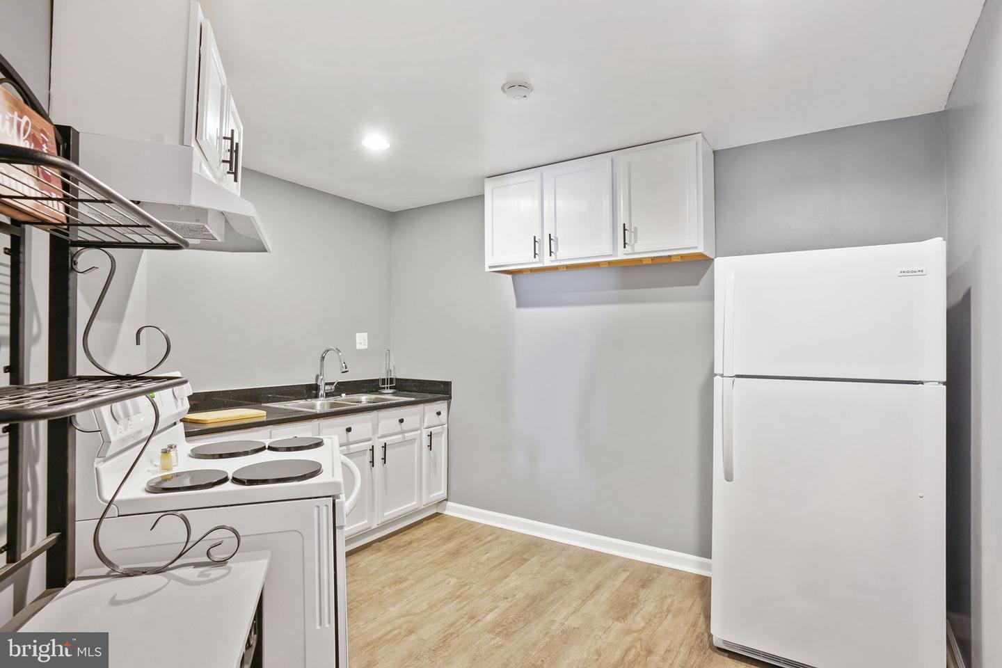 1112 Pickett St Property Photo 45