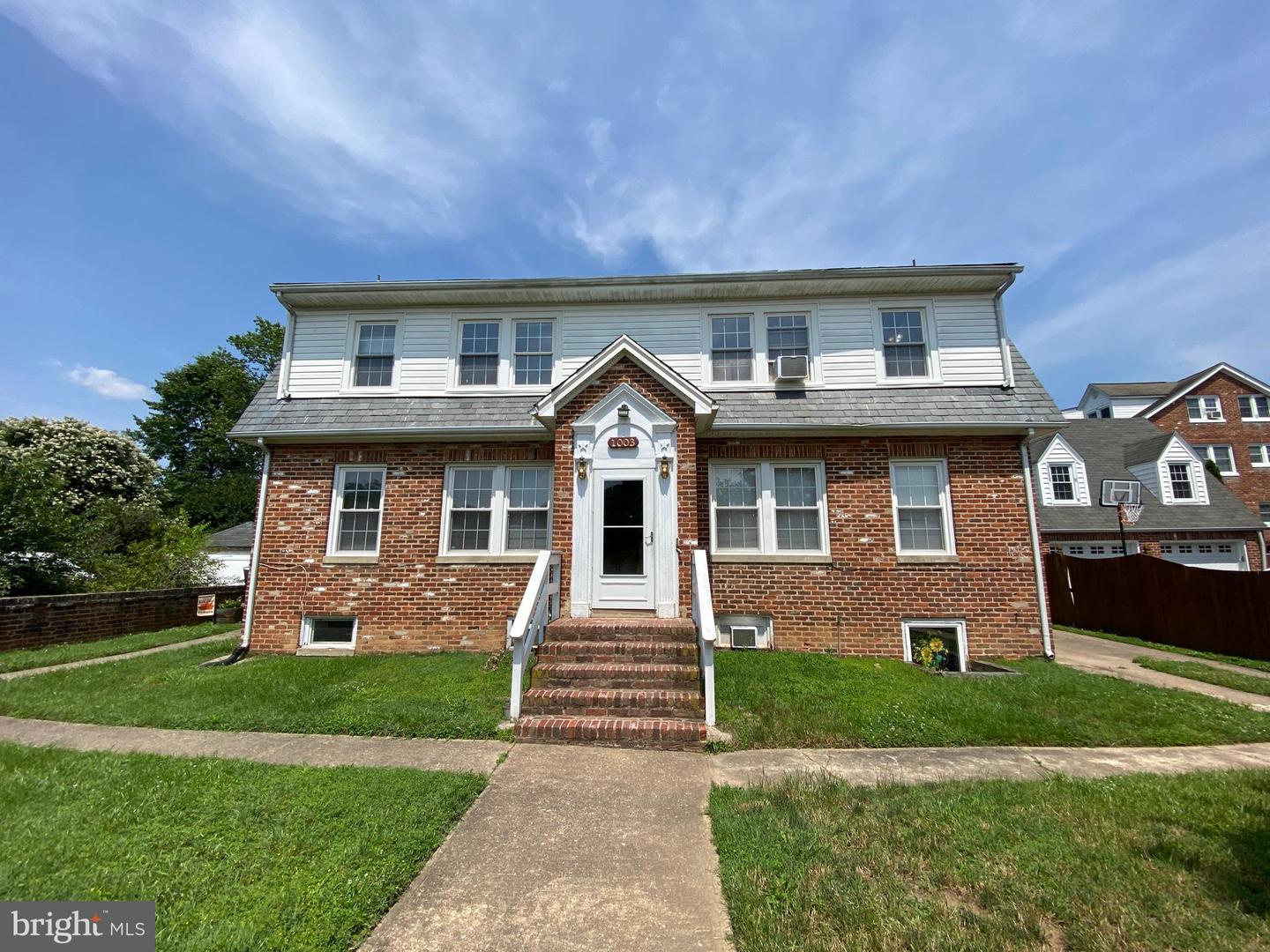 1003 Kenmore Ave Property Photo 1