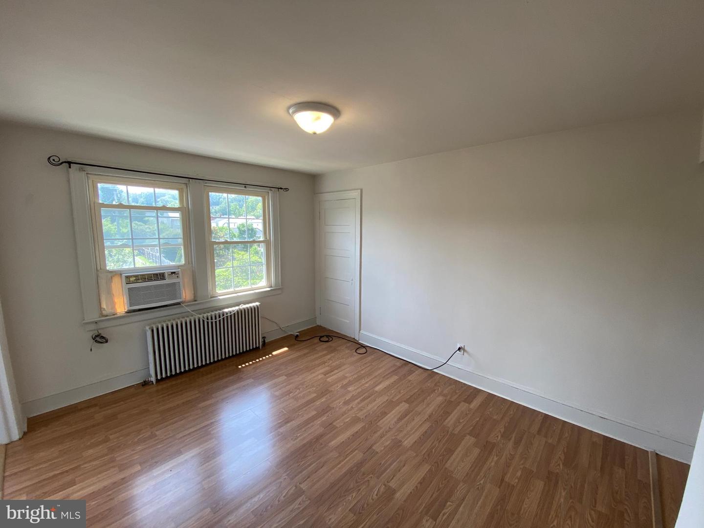1003 Kenmore Ave Property Photo 5