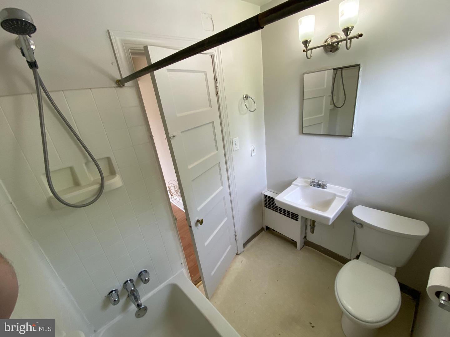 1003 Kenmore Ave Property Photo 16