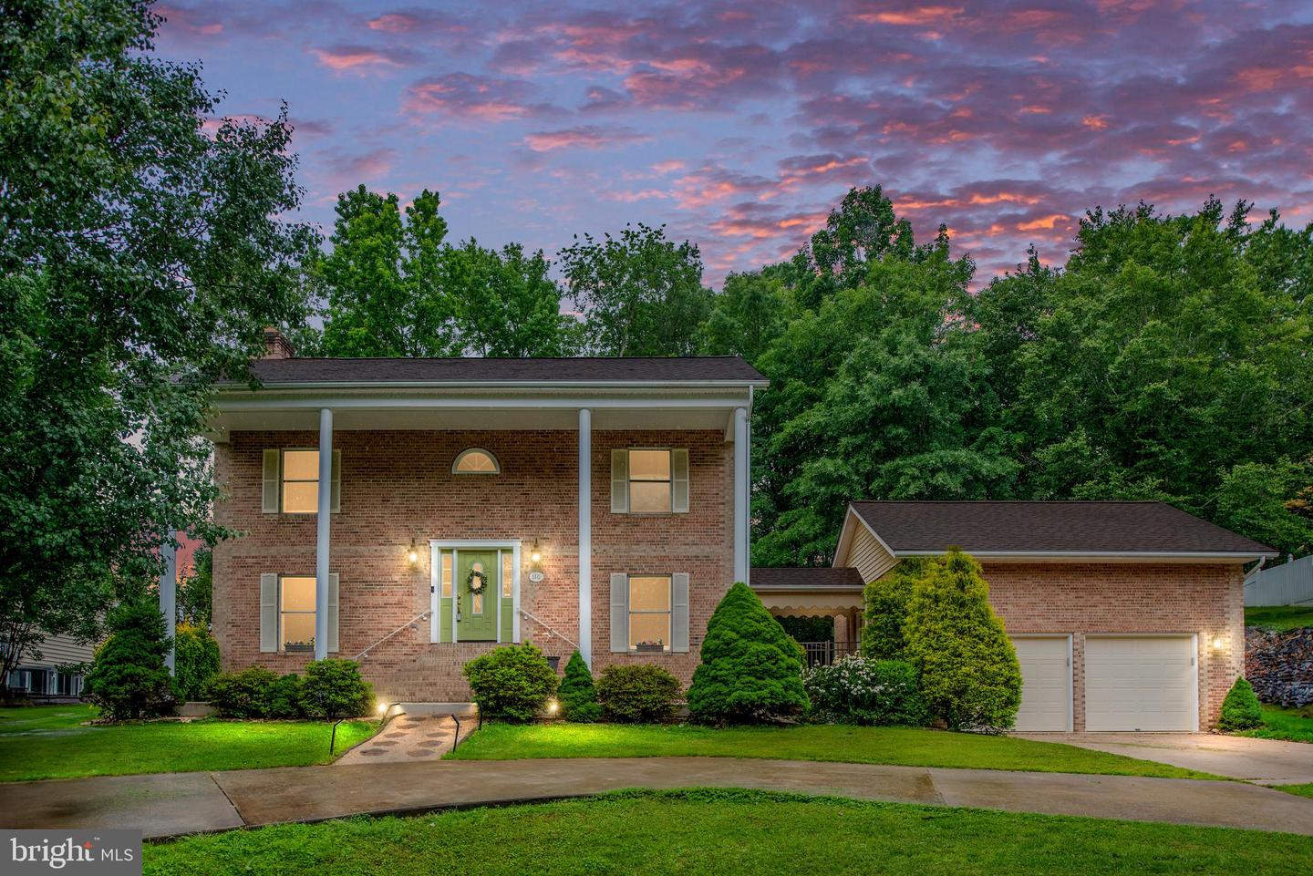 110 SPRINGWOOD DR