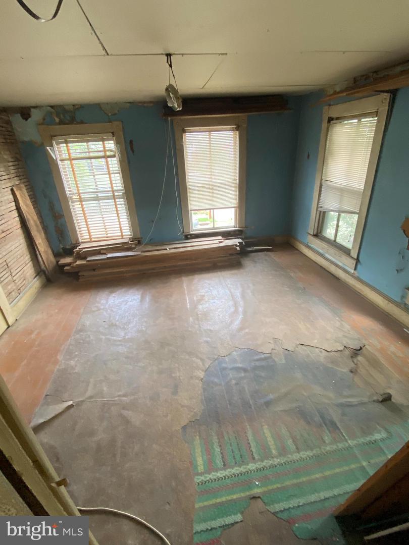 300 Prince Edward St Property Photo 29