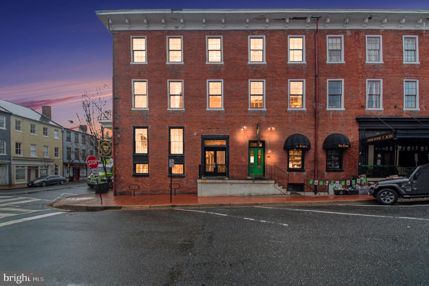 200 HANOVER ST #3A Property Photo 1