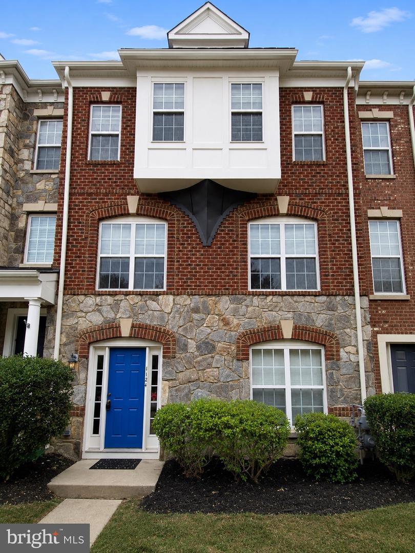 1124 HAMPTON ST Property Photo 1