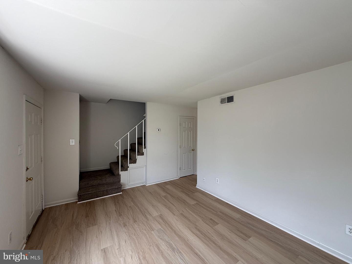 809 Denton Cir Property Photo 3