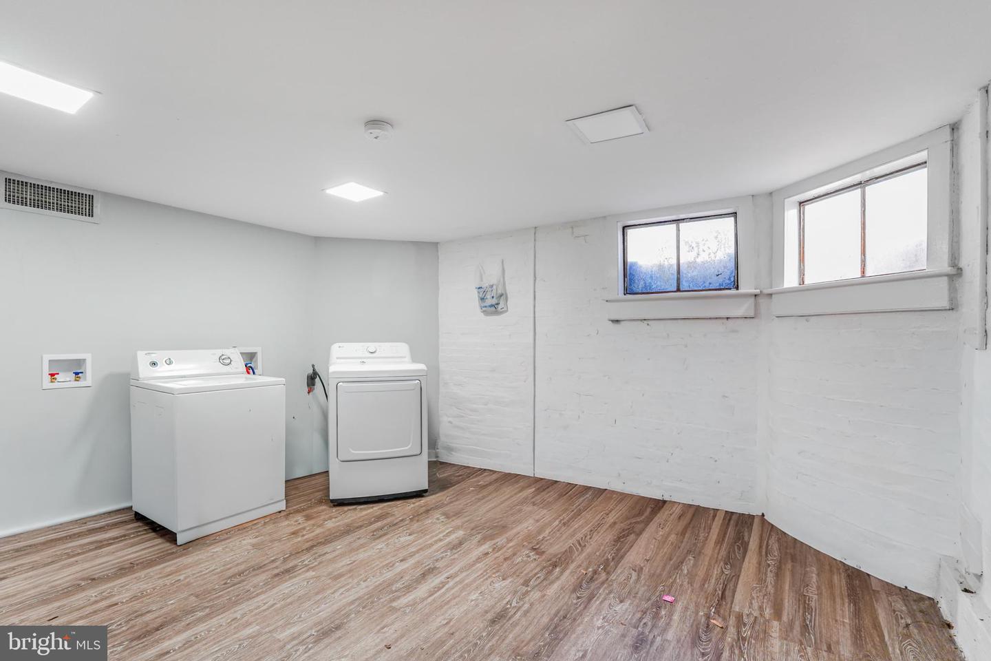 1122 Caroline St #2 Property Photo 15