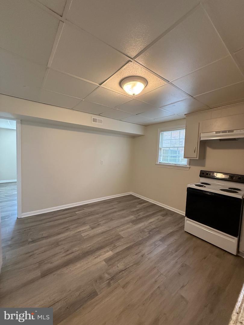 1212 Payne St #b- Lower Unit Property Photo 6