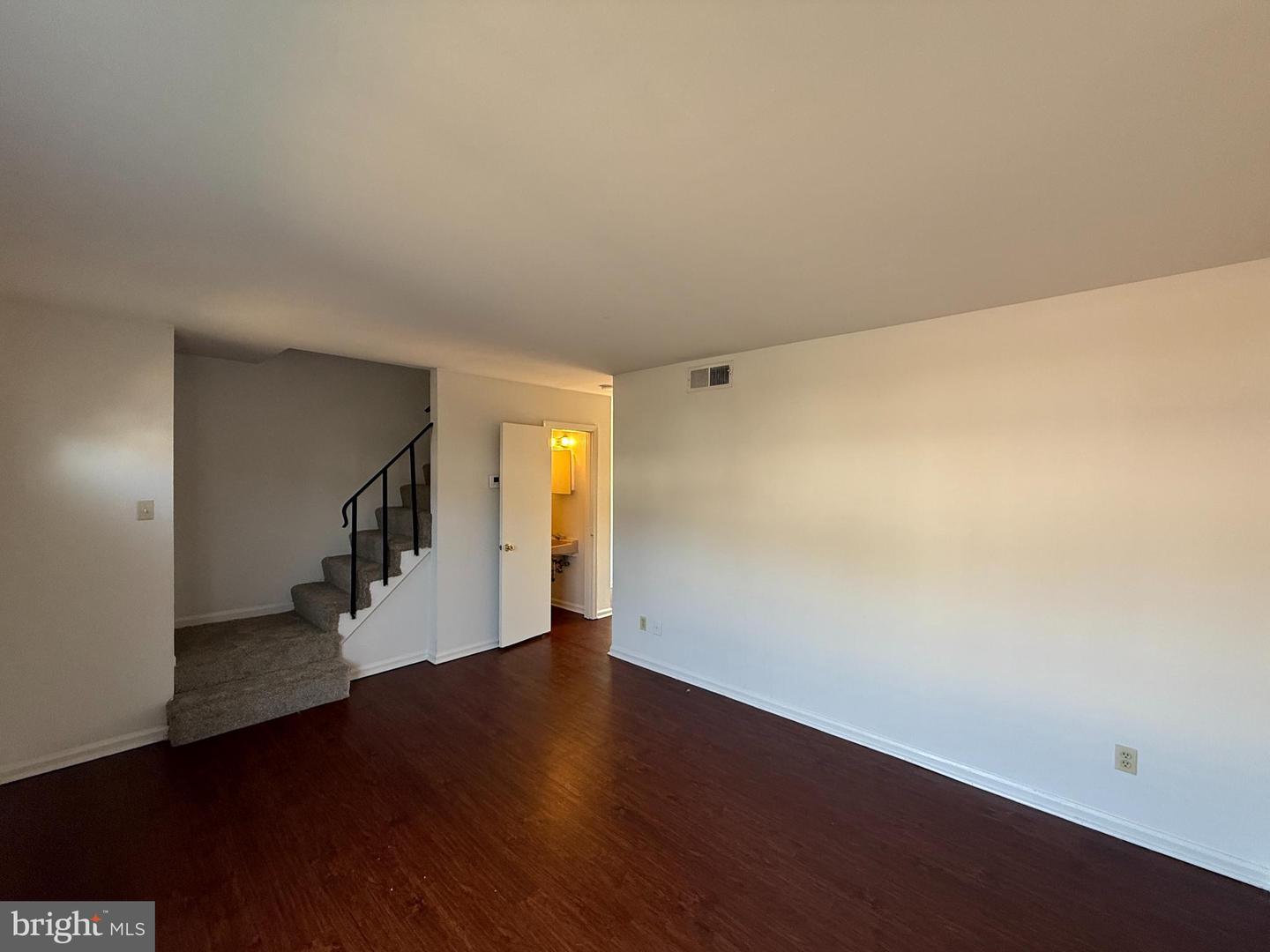 110 Hughey Ct Property Photo 3