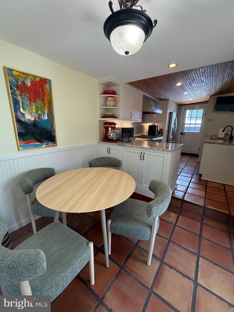 1102 Prince Edward St Property Photo 13
