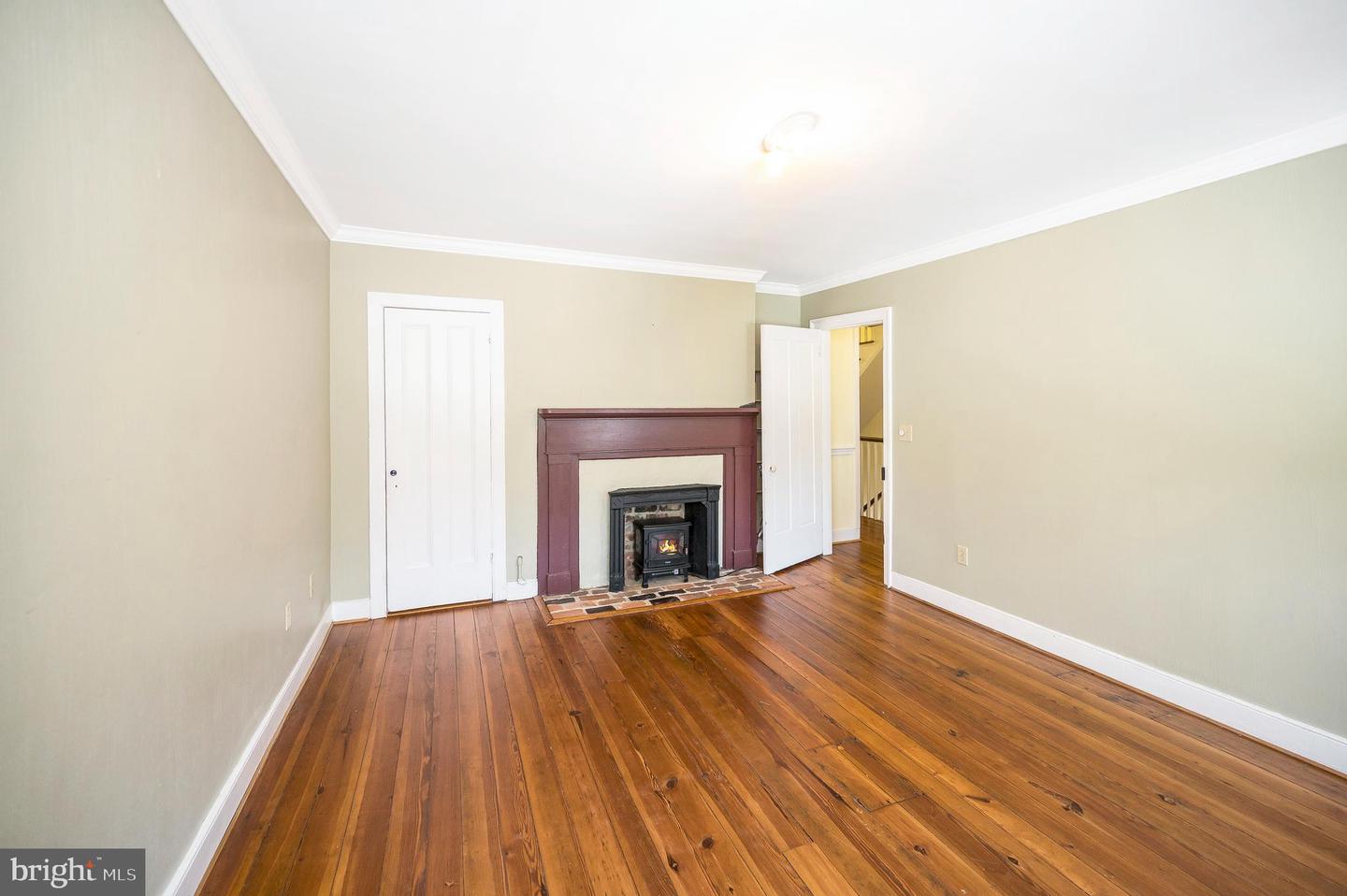 1102 Prince Edward St Property Photo 25