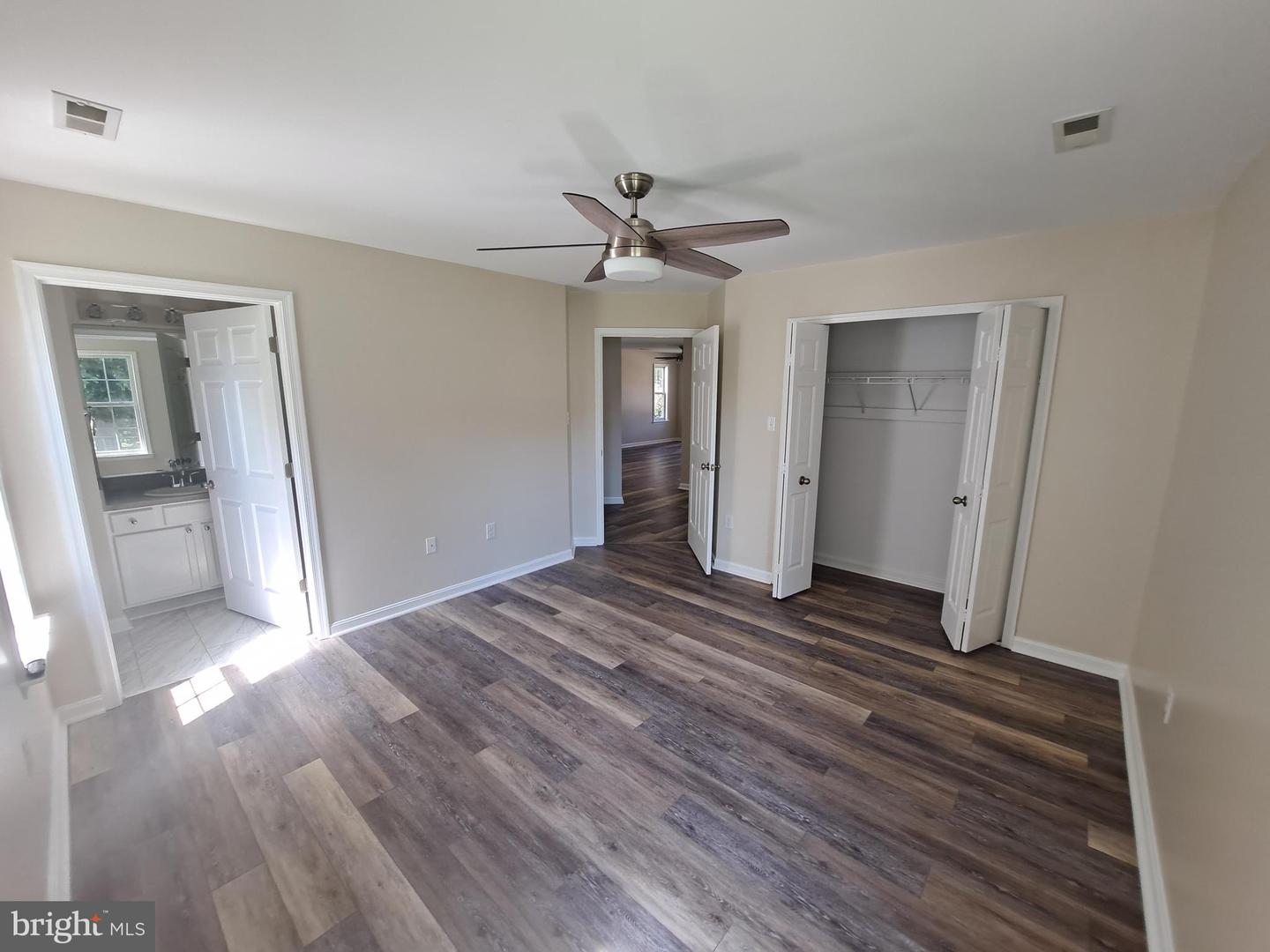 210 Amaret St Property Photo 4