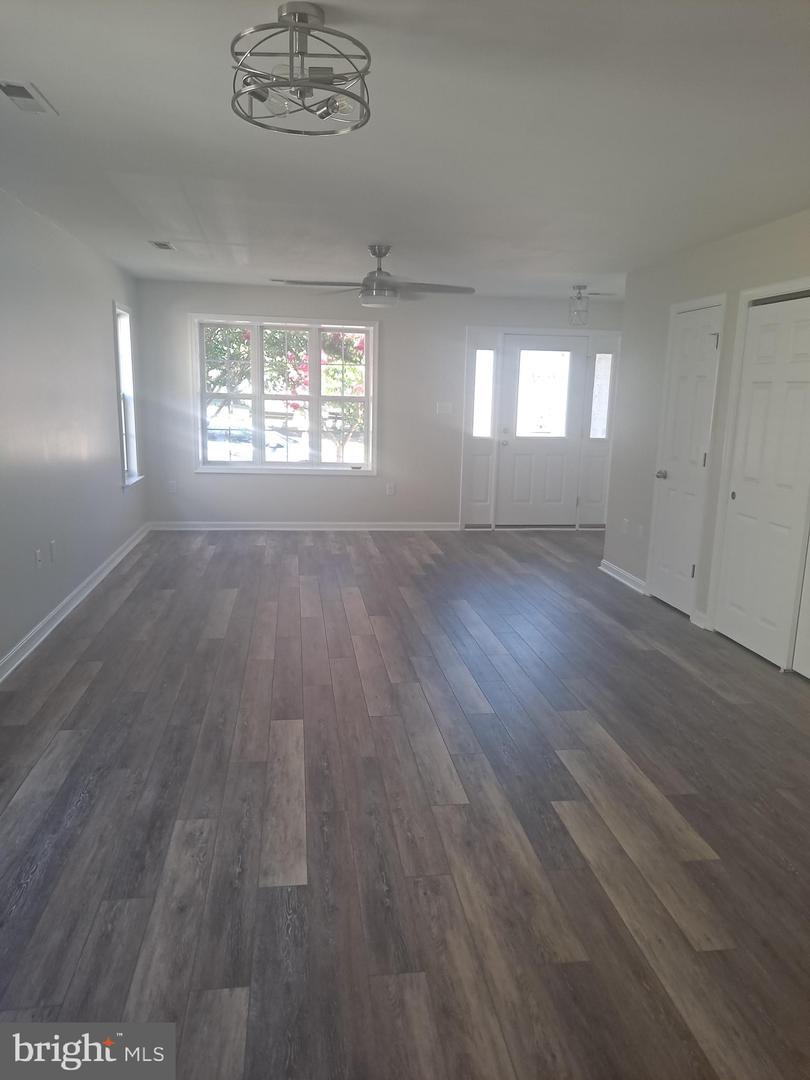 210 Amaret St Property Photo 11