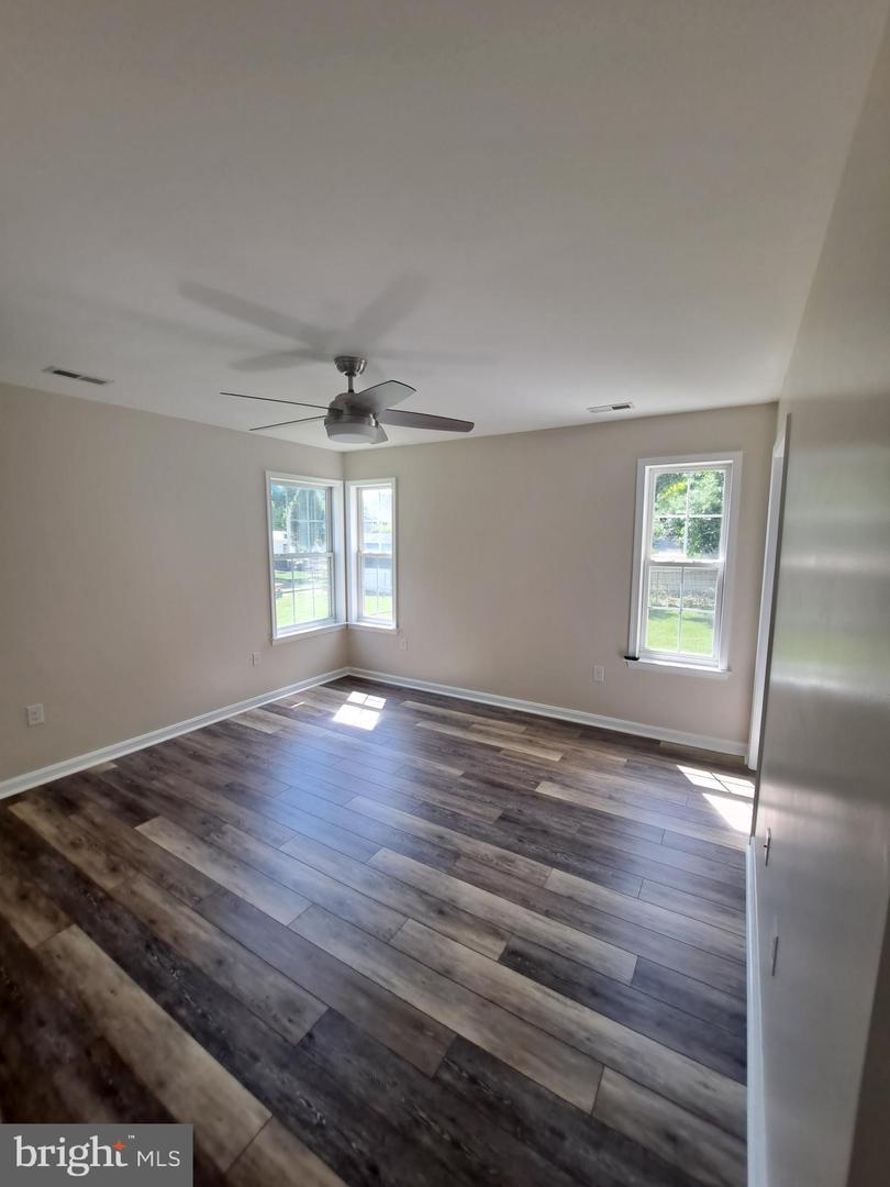 210 Amaret St Property Photo 19