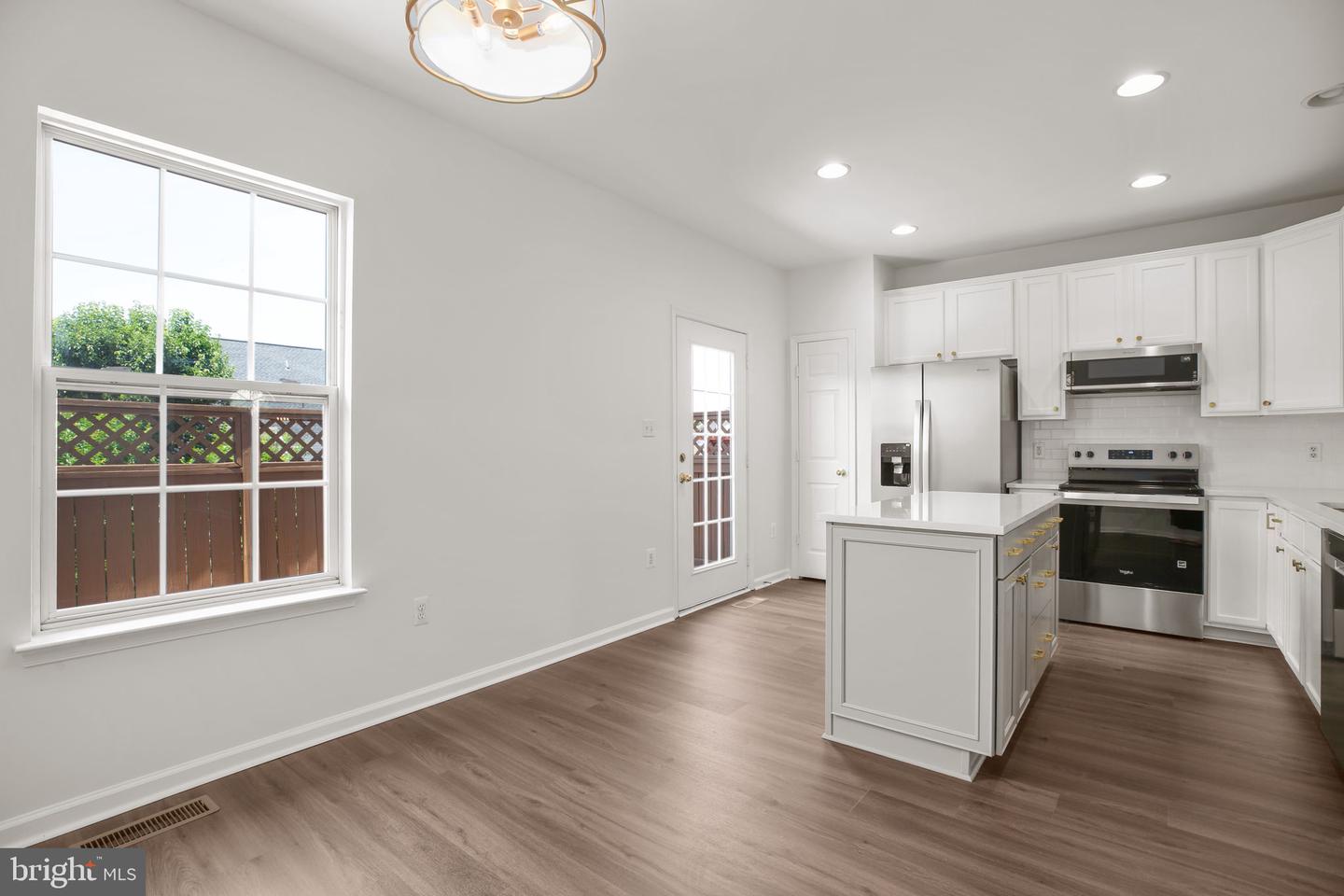 1108 Hampton St Property Photo 8