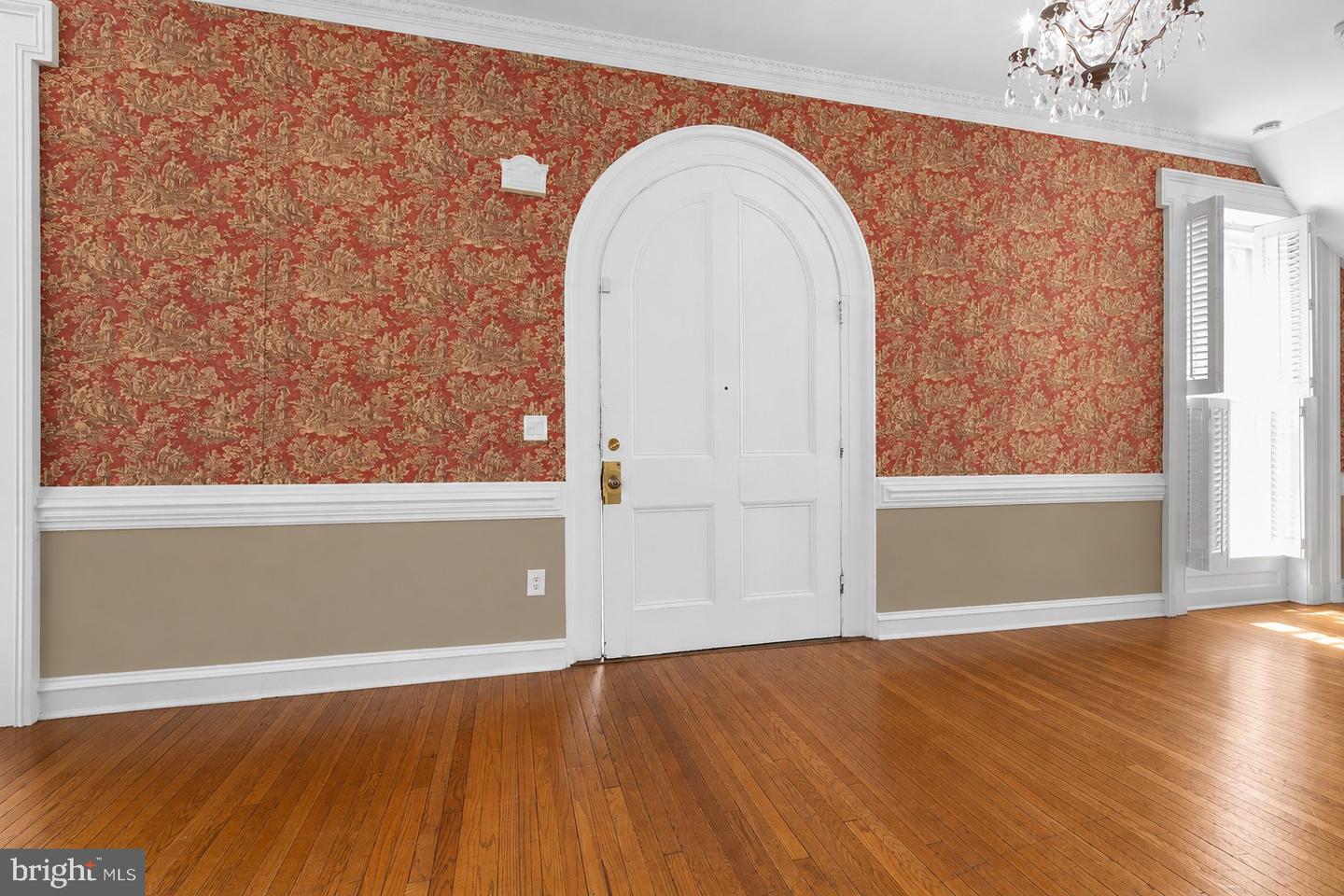 401 Hanover St Property Photo 3