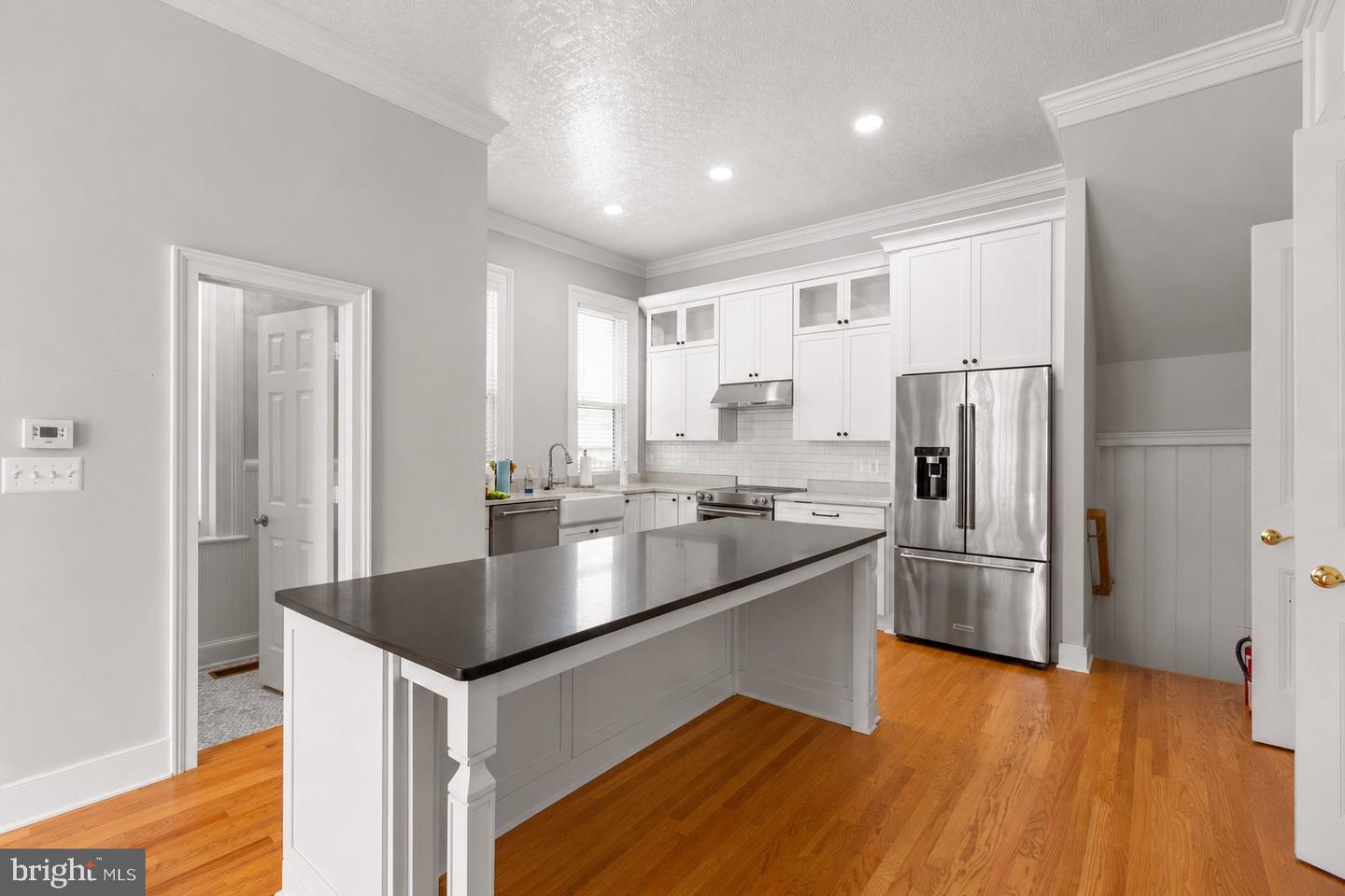 401 Hanover St Property Photo 8