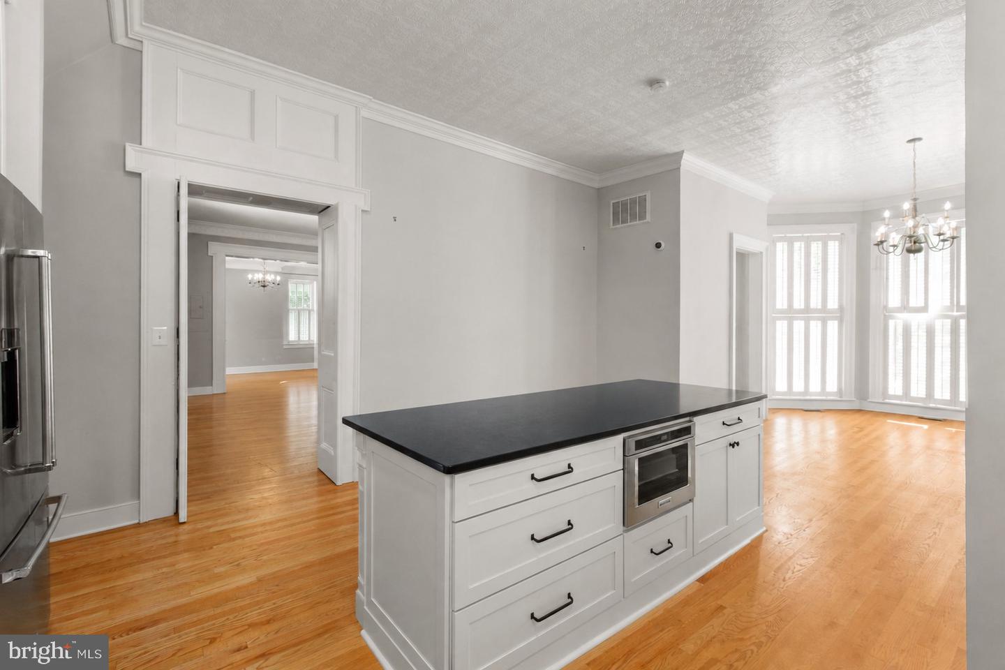 401 Hanover St Property Photo 11