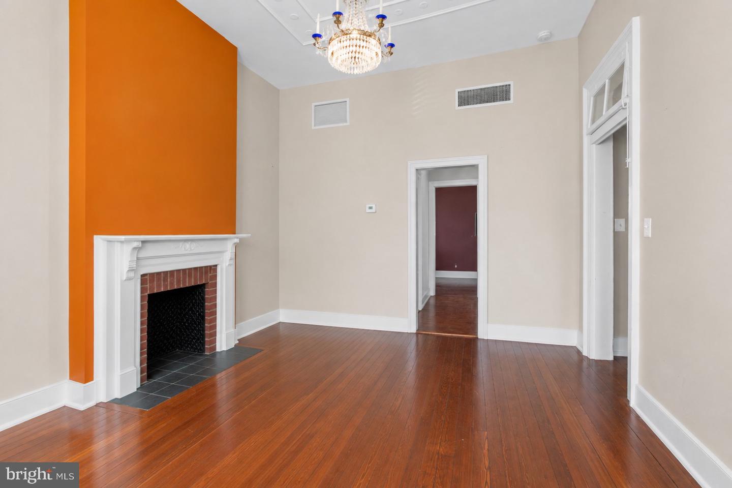 401 Hanover St Property Photo 23