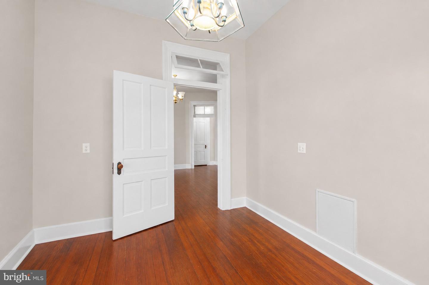 401 Hanover St Property Photo 39