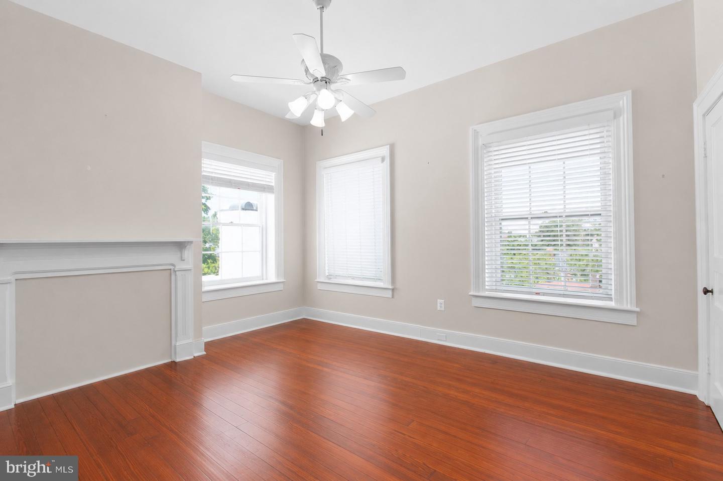 401 Hanover St Property Photo 41