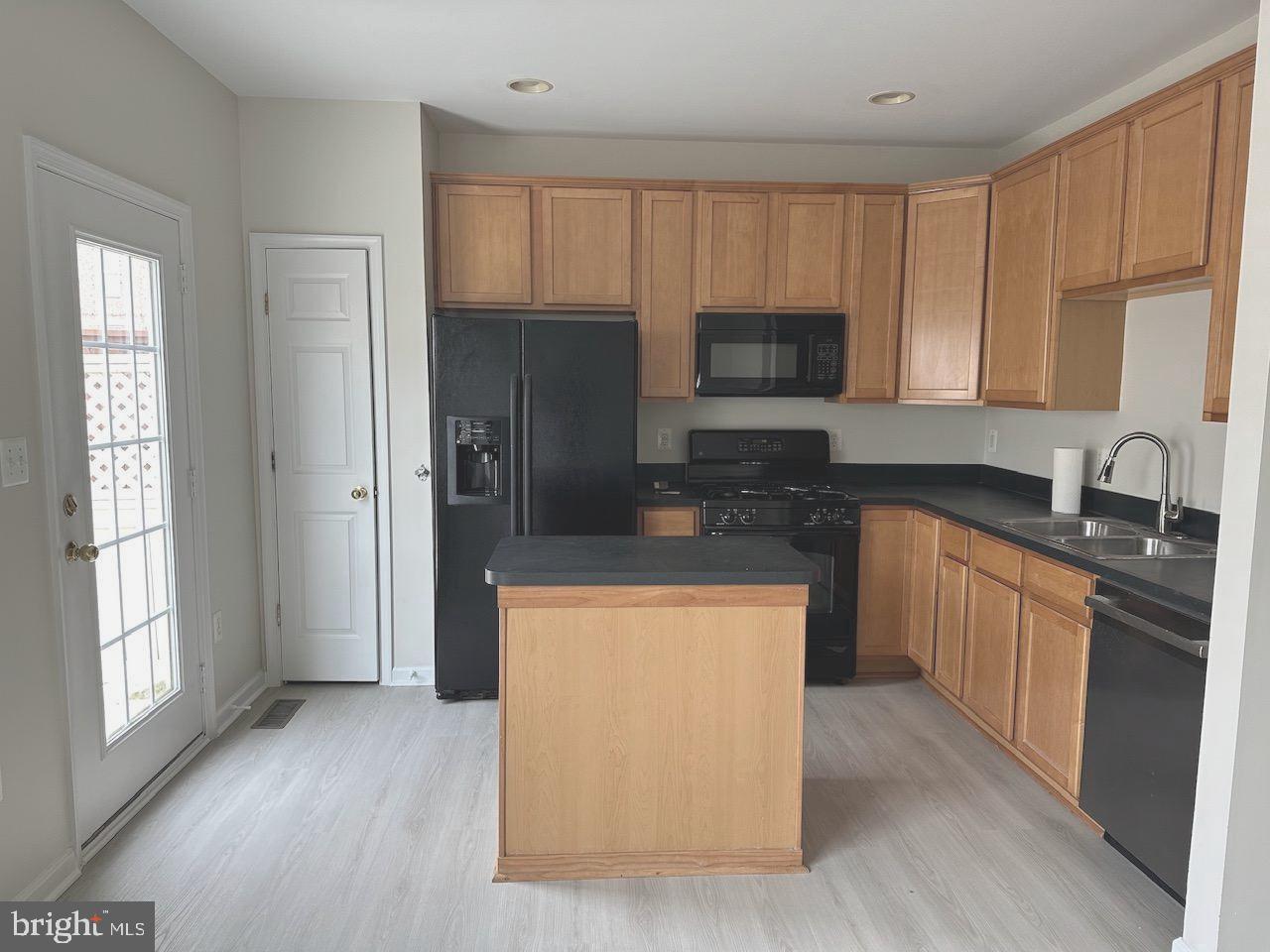 1310 Saunders Dr Property Photo 18