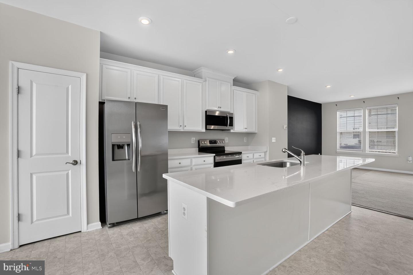 1806 Sag Harbor Ln Property Photo 16