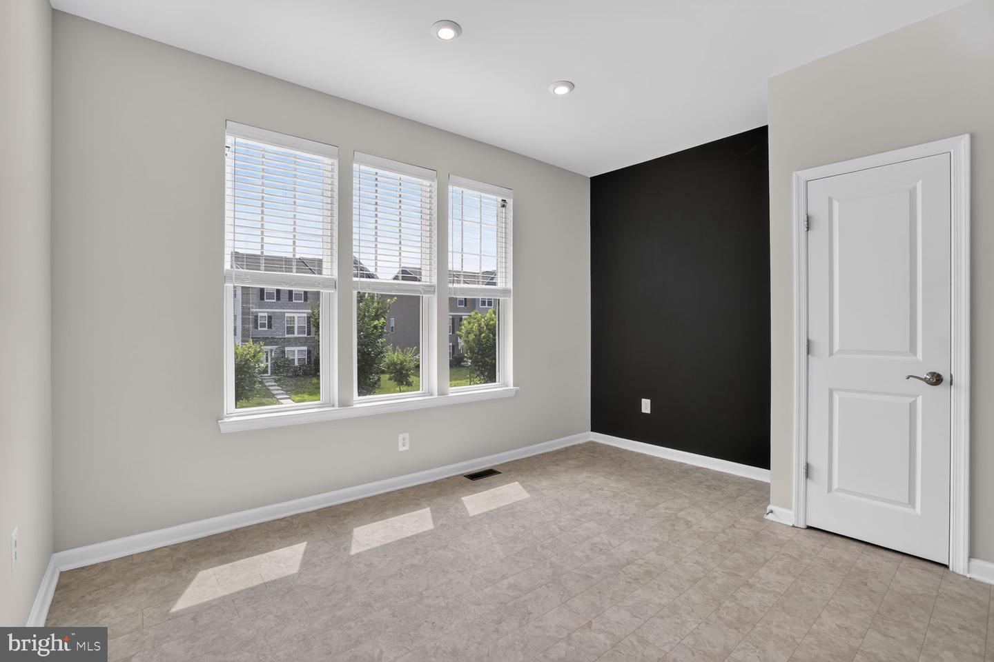 1806 Sag Harbor Ln Property Photo 19