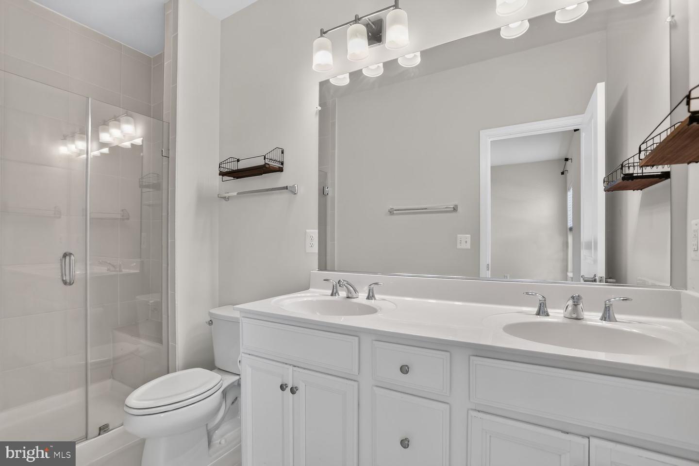1806 Sag Harbor Ln Property Photo 25