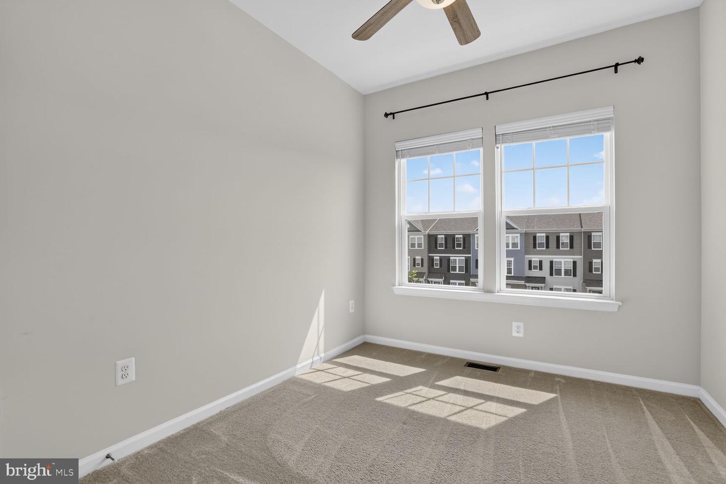 1806 Sag Harbor Ln Property Photo 26