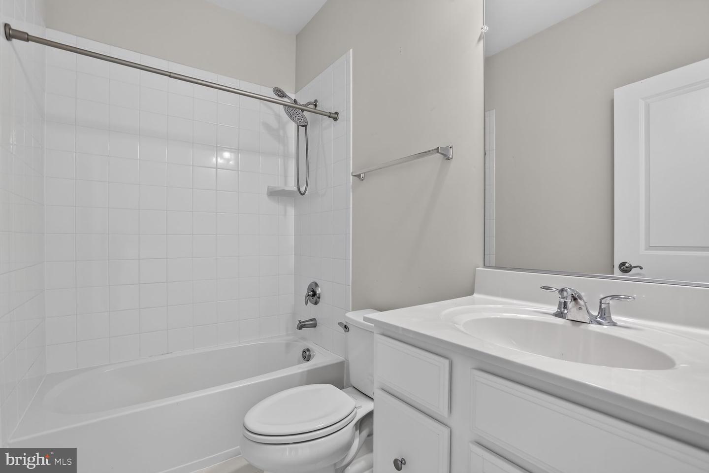 1806 Sag Harbor Ln Property Photo 28