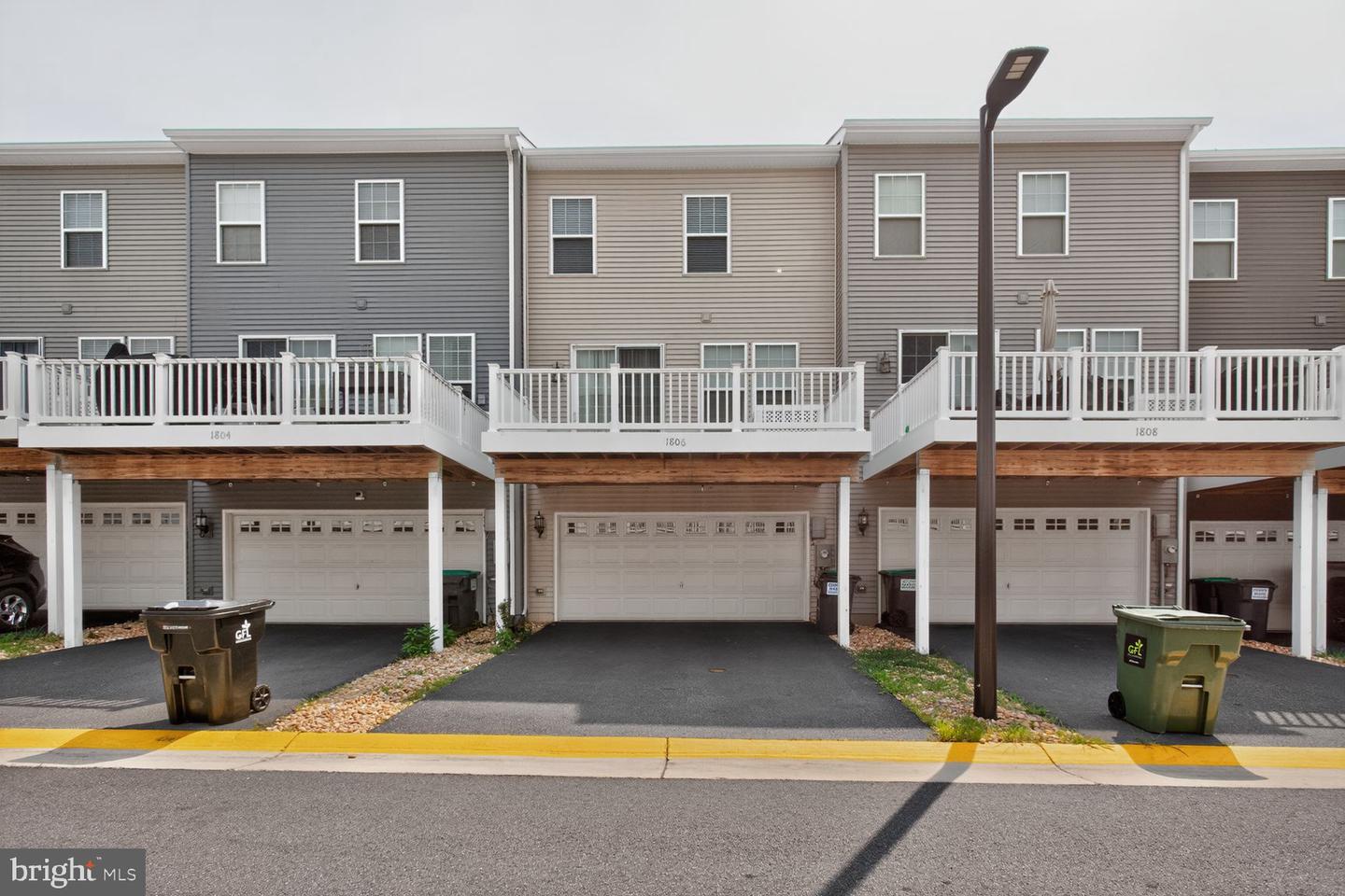 1806 Sag Harbor Ln Property Photo 30