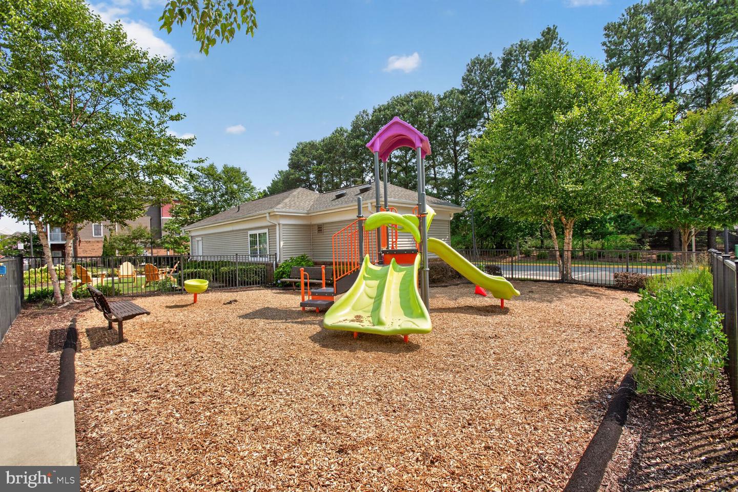 1806 Sag Harbor Ln Property Photo 32