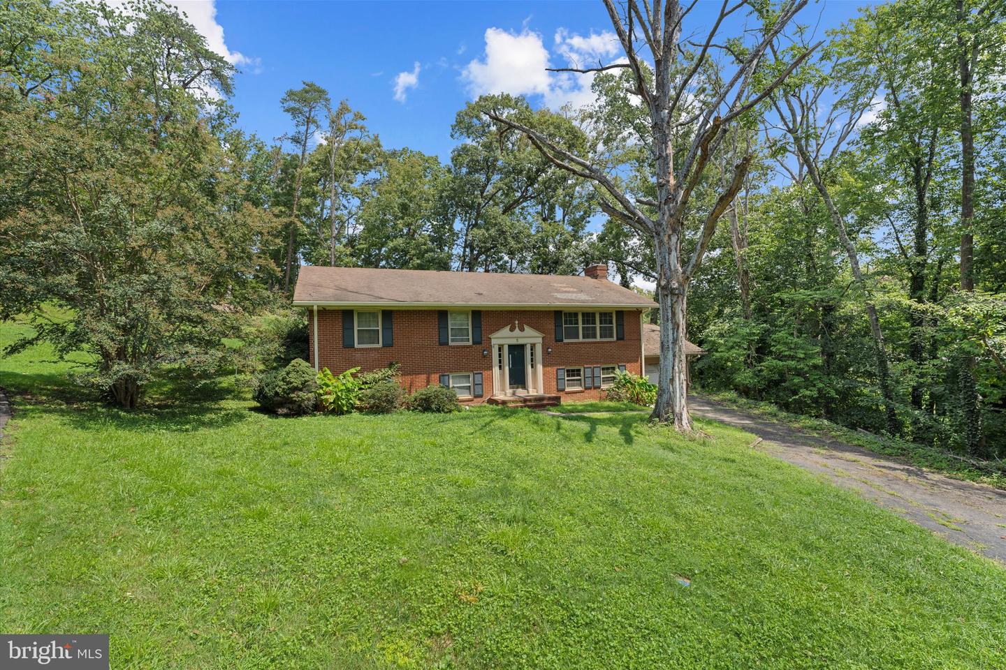 5 Warfield Pl Property Photo 1
