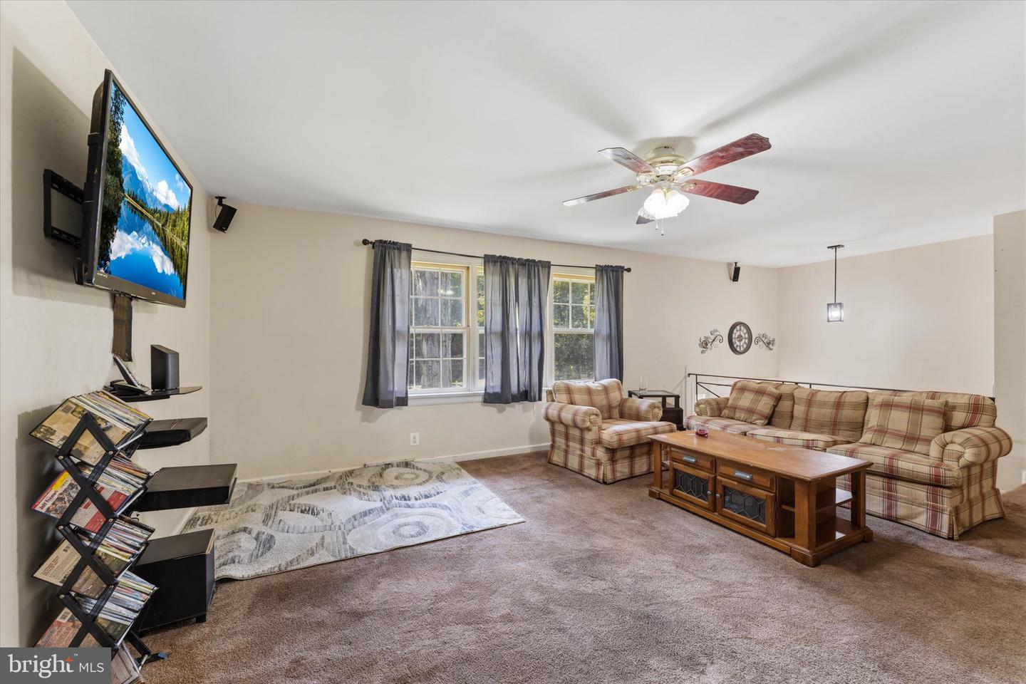 5 Warfield Pl Property Photo 9