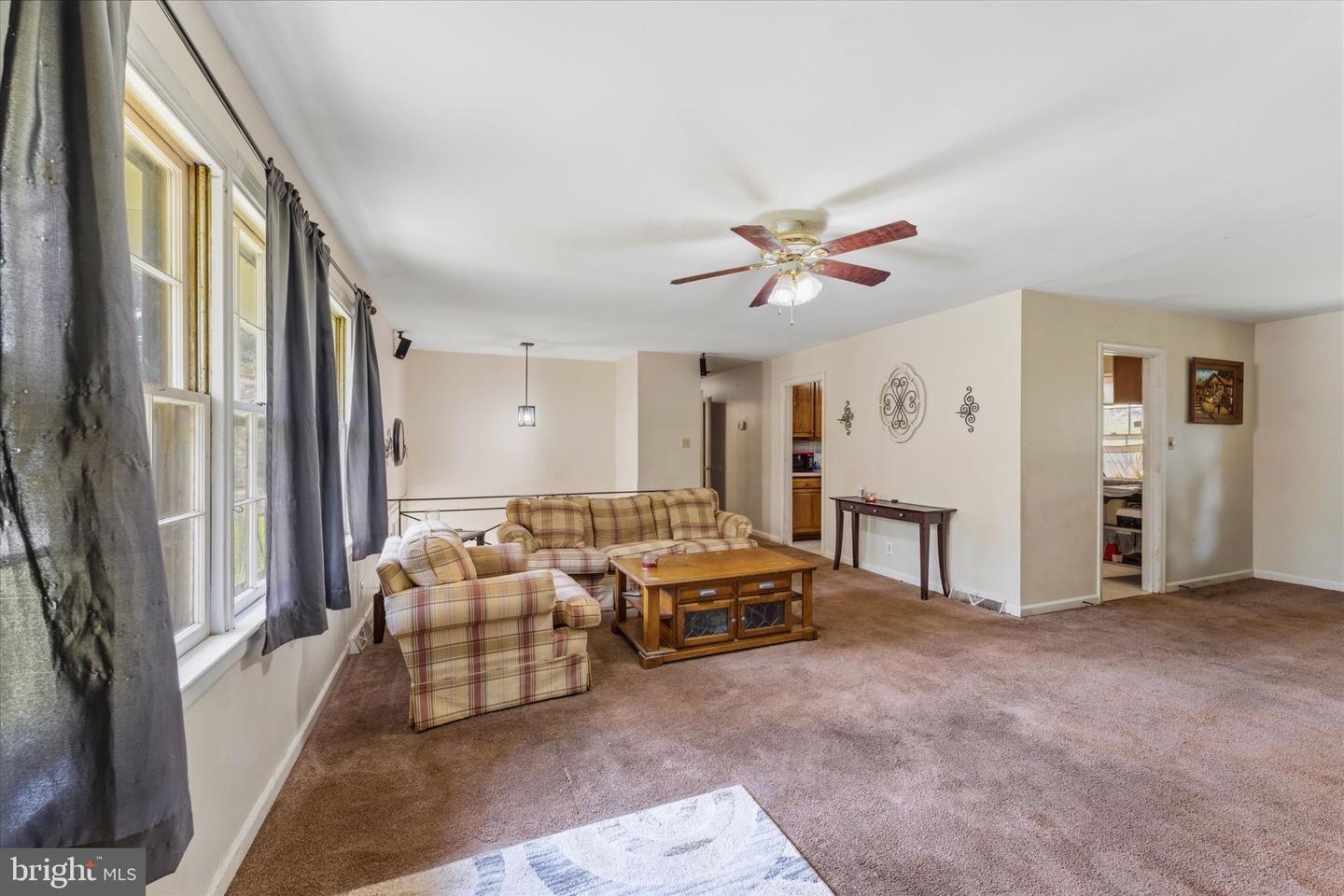 5 Warfield Pl Property Photo 10