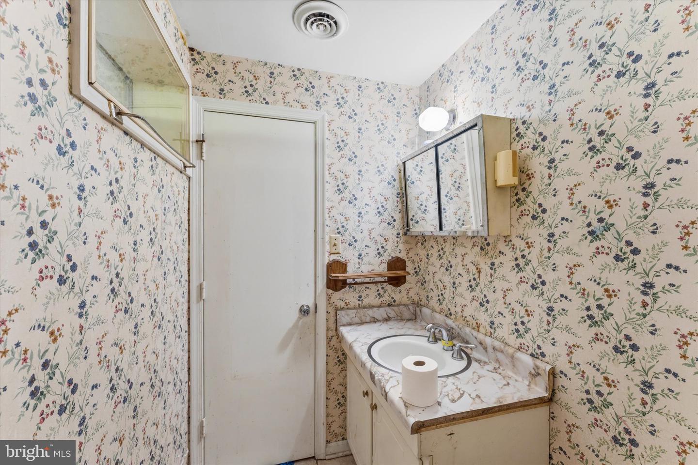 5 Warfield Pl Property Photo 38