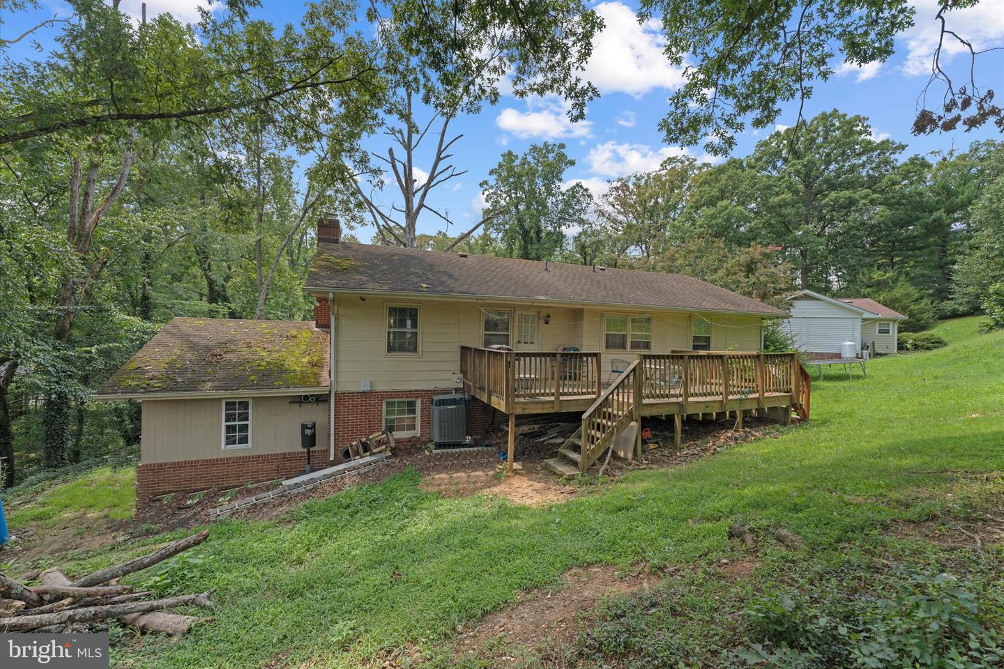 5 Warfield Pl Property Photo 47