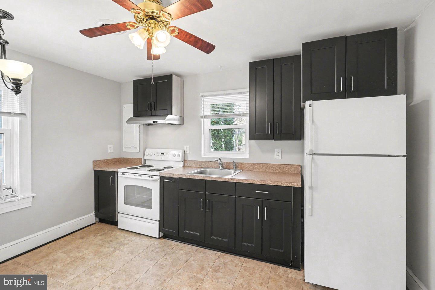 803 Wolfe St #a Property Photo 5