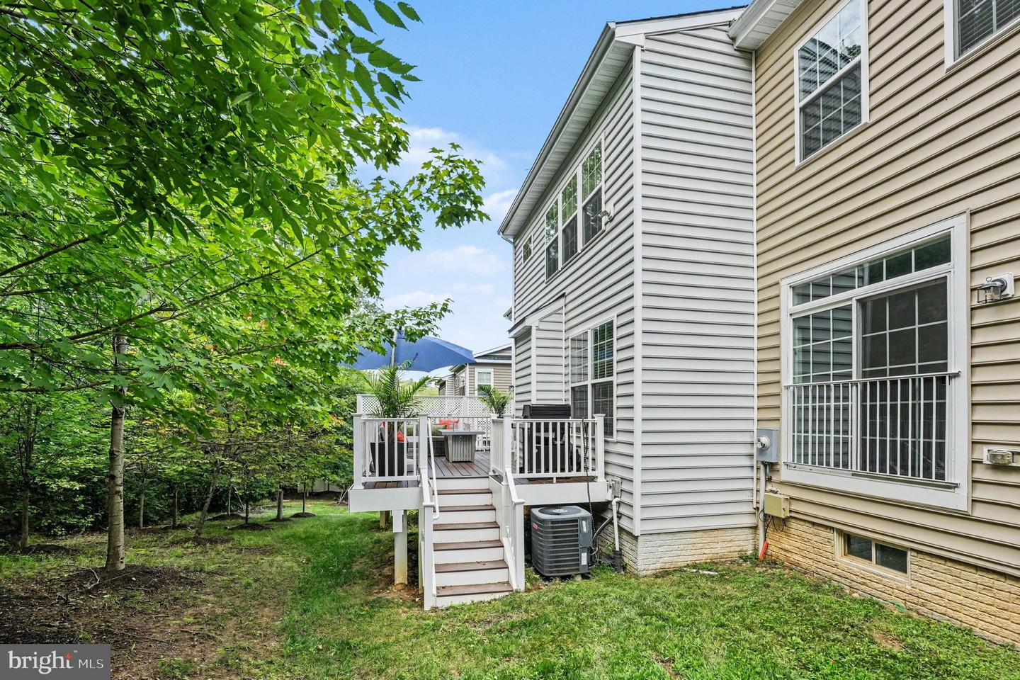 1327 Gilmore St Property Photo 42